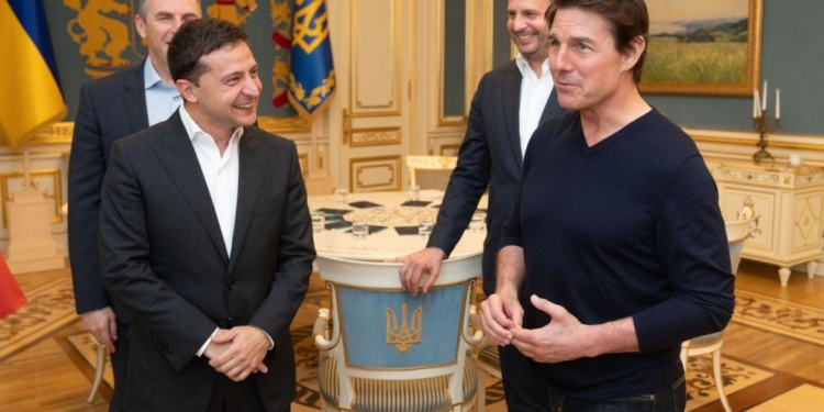 По приглашению Зеленского в Киев приехал актер Том Круз