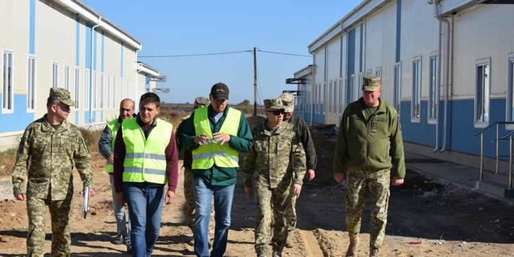 Командующий Сухопутными войсками ВСУ Александр Сырский проверил ход строительства казарм на полигоне «Широкий лан» на Николаевщине (ФОТО)