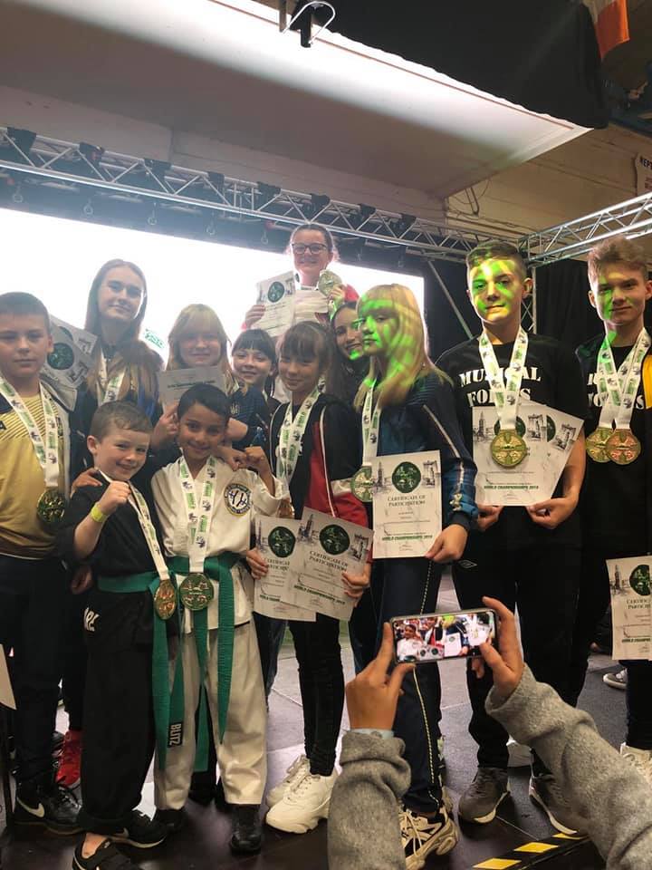 Воспитанники николаевской спортивной школы №5 завоевали 14 медалей на чемпионате мира по кикбоксингу в Ирландии (ФОТО) 11