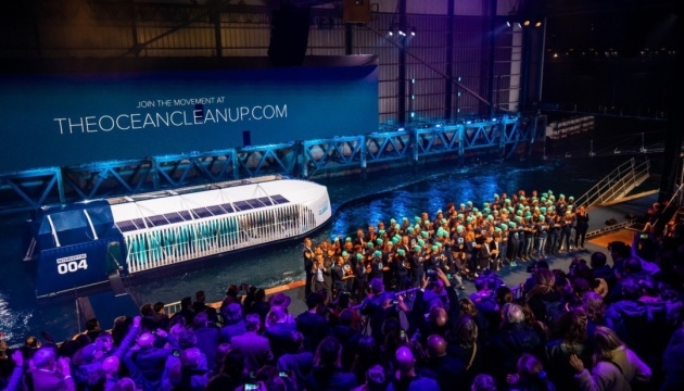 В Нидерландах изобрели новый способ очистки рек от пластика (ВИДЕО)