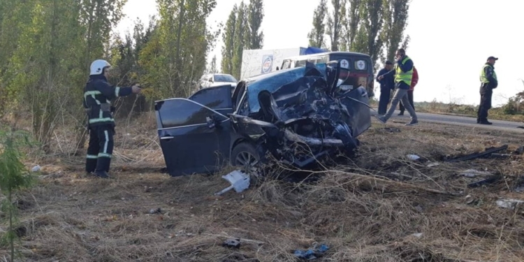 Два человека погибло в лобовом столкновении двух иномарок  под Николаевом на одесской трассе, в том числе замначальника полиции области (ФОТО)