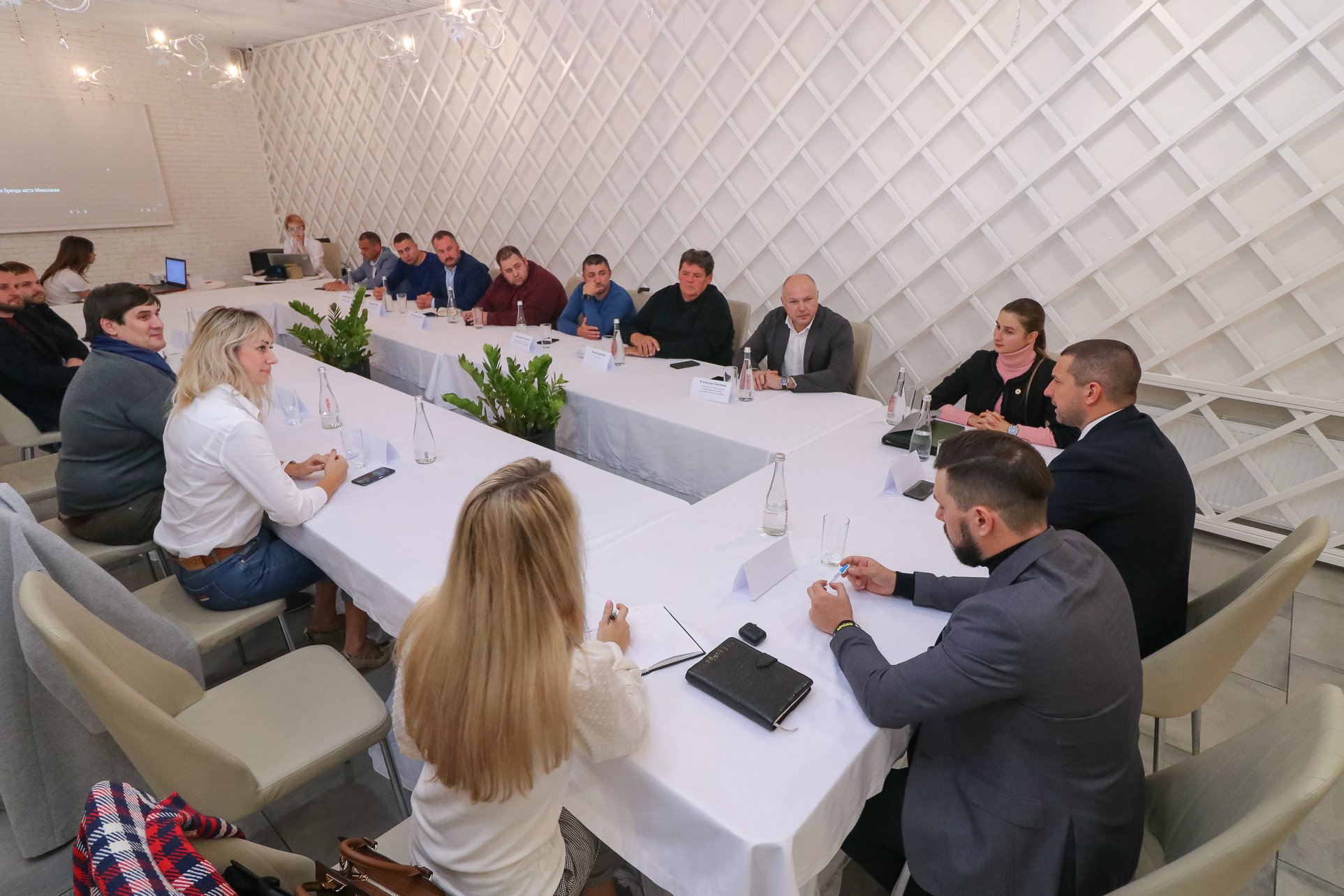 “Щоб Миколаївщина стала процвітаючим краєм”, – Олександр Стадник зустрівся з підприємцями (ФОТО)