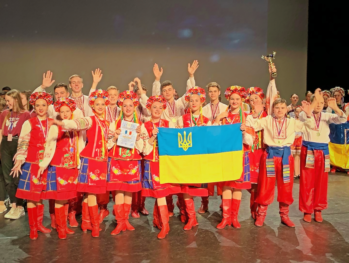 Николаевский ансамбль “Алиски” завоевал Гран-при фестиваля во Франции (ФОТО)