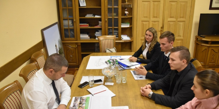 «Повністю підтримую»: голові Миколаївської ОДА презентували проєкт Школа параюристів (ФОТО)