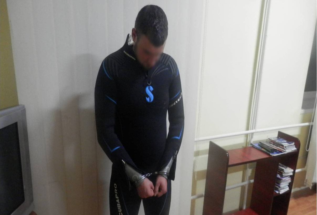 Стреляли. Пограничники задержали контрабандиста-подводника (ВИДЕО)