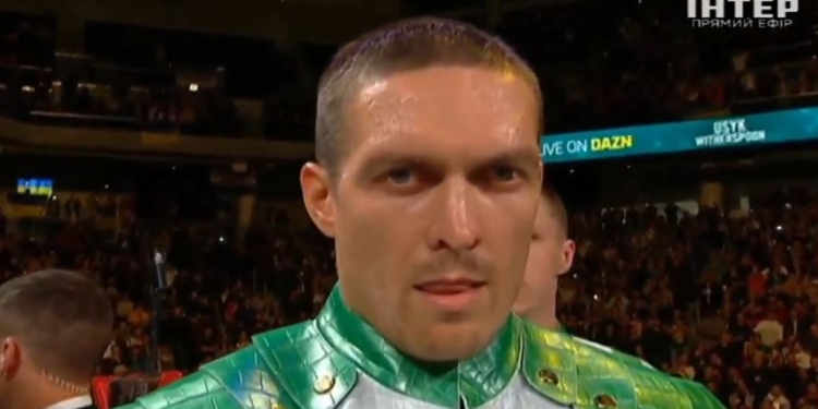 Супертяж Усик дебютировал победой. Полное видео боя