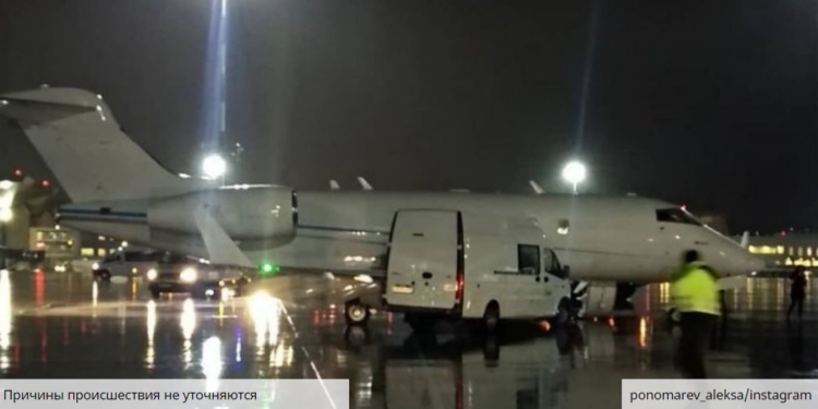В аэропорту Санкт-Петербурга микроавтобус протаранил самолет (ФОТО, ВИДЕО)