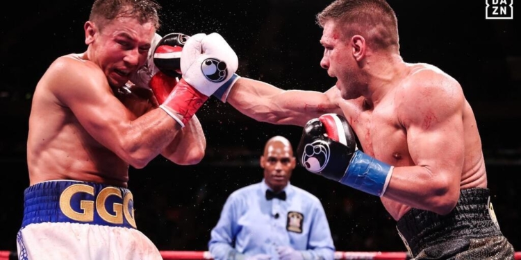 Бокс. Николаевец Деревянченко проиграл казаху Головкину (ФОТО, ВИДЕО)