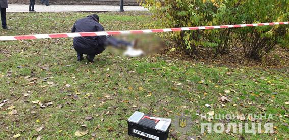 Обновлено. В Николаеве рядом с зданием мэрии найден труп с множественным ножевыми ранениями (ФОТО, ВИДЕО) 3