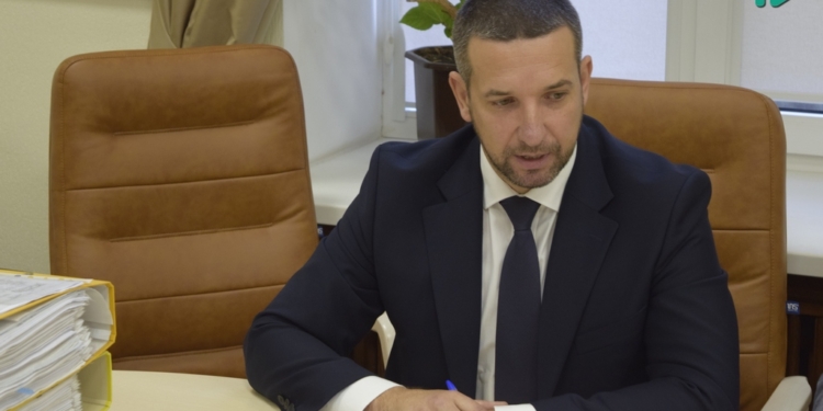 Стадник пришел на комиссию горсовета, чтоб помочь «Колледжу прессы и телевидения» найти новое помещение