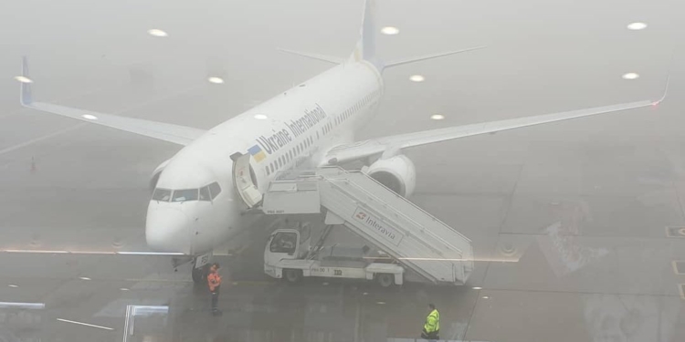 «Александрия» не может вылететь на матч Лиги Европы из-за сильного тумана (ФОТО)