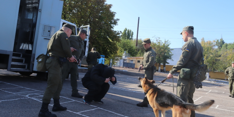 В Николаевском полку Нацгвардии прошли учебно-методические сборы с командирами рот по конвоированию (ФОТО)