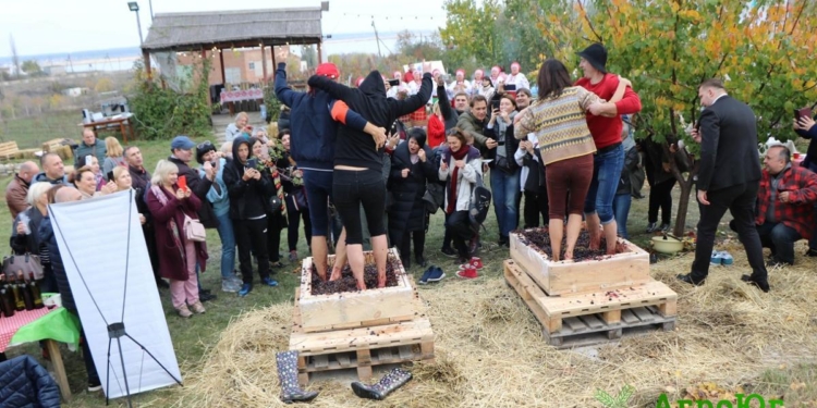 Фестиваль крафтового вина прошел в Николаеве (ФОТО)