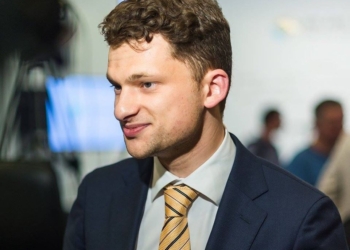 Их слишком много – с маленькими зарплатами. Министр Дубилет хочет в 8 раз сократить сотрудников Госаудитслужбы