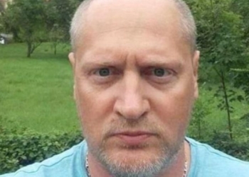 “Подарок” Лукашенко. Осужденный в Беларуси за шпионаж украинский журналист Шаройко вернулся домой (ВИДЕО)