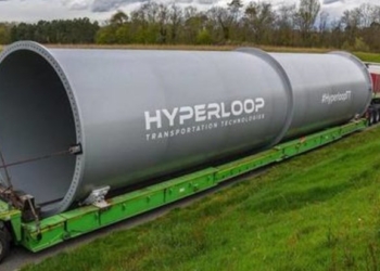 Гиперлуп, поезда и речной транспорт, – два министра инфраструктуры и премьер спорили в Facebook о программе Правительства