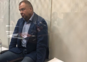 Суд по делу Гладковского объявил перерыв до полудня, прокуратура просит залог в 100 миллионов