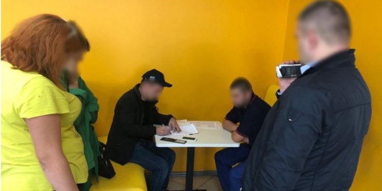 Под Киевом полицейские четыре часа пытали человека (ВИДЕО)