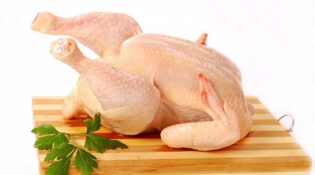 Вспышка птичьего гриппа: украинцам советуют не покупать с рук курятину и яйца 1