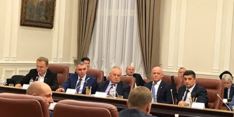 Сенкевич встретился с премьером Гончаруком. Поговорили о региональных проектах и «карте будущего»