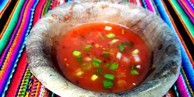 Чего добру пропадать? Молодые ученые в Перу придумали, как делать из банановых листьев посуду (ФОТО)