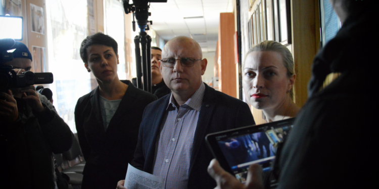 Директора Колледжа прессы и ТВ позвали на следующую комиссию ЖКХ, чтобы он назвал сроки переезда (ФОТО, ВИДЕО)