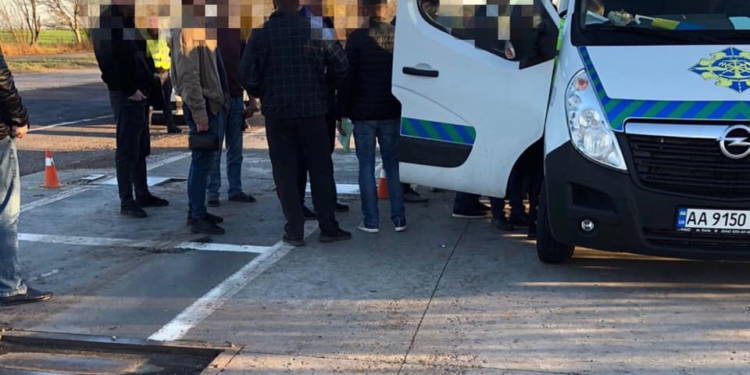 Амирханян со скандалом “обманом забрал” перегруженные грузовики «СПМК-17» с пункта ГВК – УТБ