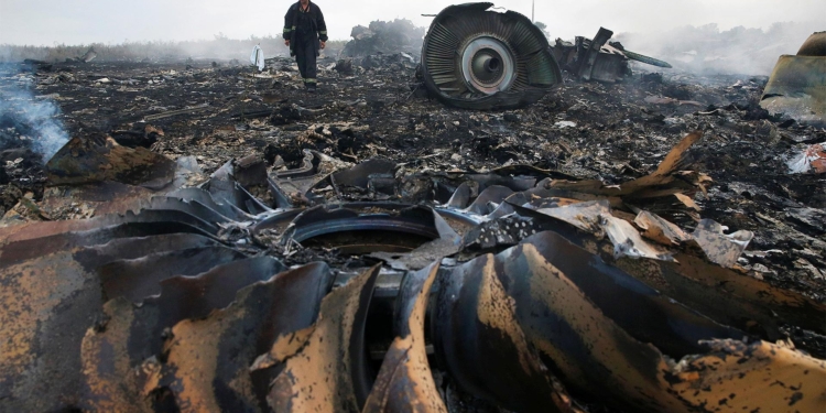 Дело МН17: следствием опубликованы телефонные прослушки переговоров террористов, в которых фигурируют высшие военные чины РФ