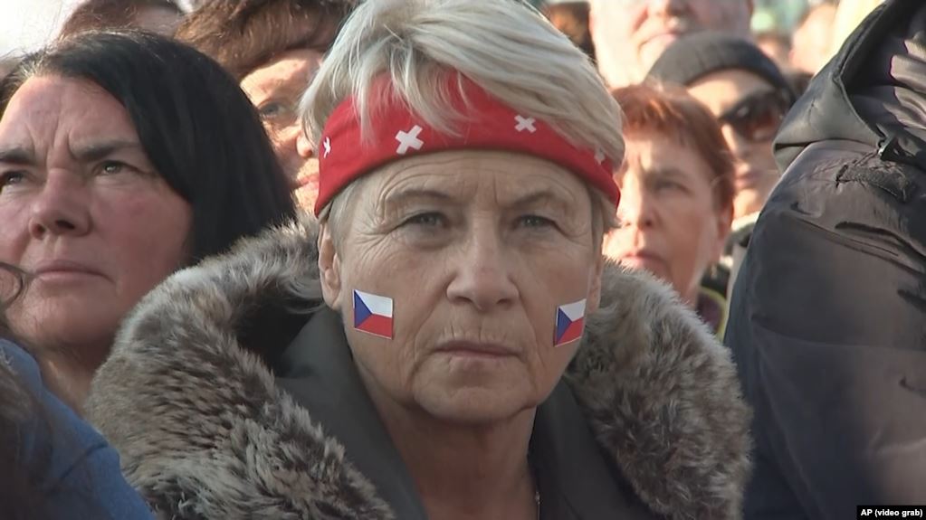В Чехии отмечают 30-летие Бархатной революции 1