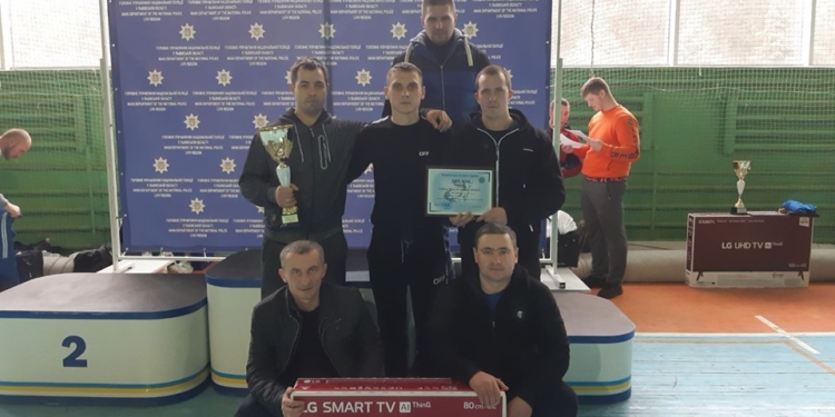 Николаевские полицейские завоевали «серебро» в соревнованиях по гиревому спорту во Львове (ФОТО)