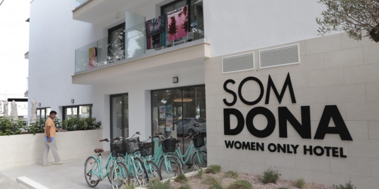 В Испании открылся отель только для женщин (ФОТО)