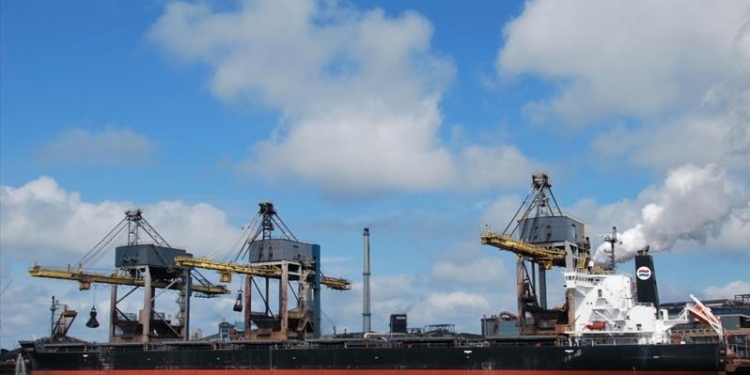 На судне с углем, пришедшем в порт «Ольвия», николаевские таможенники нашли контрабандный мазут