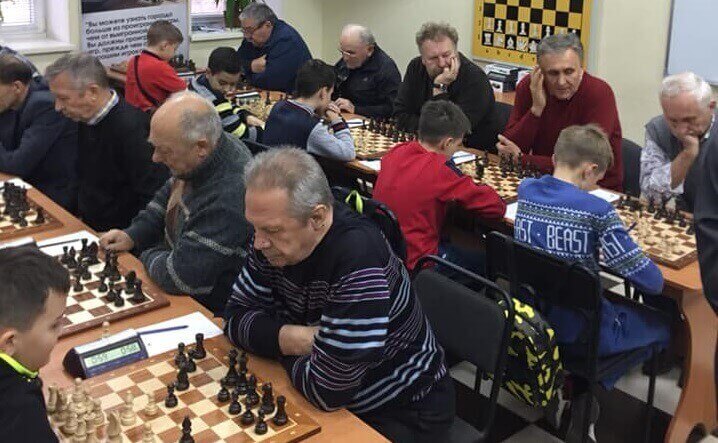 В Николаеве прошел шахматный «матч поколений» 1