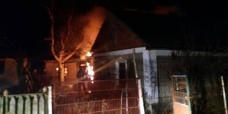 Курение, неверное обустройство печей, электрозамыкание – из-за чего 5 раз за сутки на Николаевщине вспыхивали пожары в жилье и хозпомещениях (ФОТО)