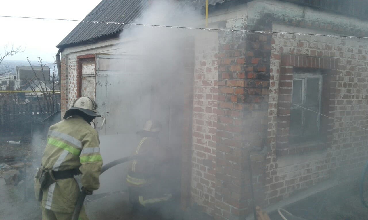 Из-за печки: в Первомайске горела летняя кухня (ФОТО)