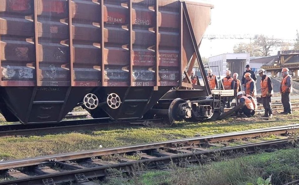 Частная компания «Сисайд Терминал» допустила сход вагонов в Николаевском порту и пыталась скрыть этот факт – Одесская железная дорога 1