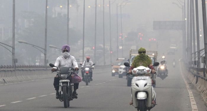 Из-за сжигания стерни объявлено ЧП: в столице Индии и двух прилегающих штатах загрязненность воздуха в 20 раз выше нормы (ФОТО)