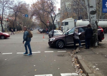 В Николаеве женщина-водитель, доверившись навигатору, попала в ДТП (ФОТО)