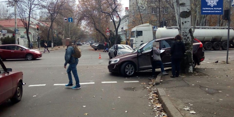В Николаеве женщина-водитель, доверившись навигатору, попала в ДТП (ФОТО)