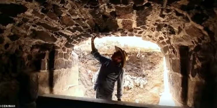 В Мексике строили автобусную остановку и нашли туннель ацтеков (ФОТО, ВИДЕО)