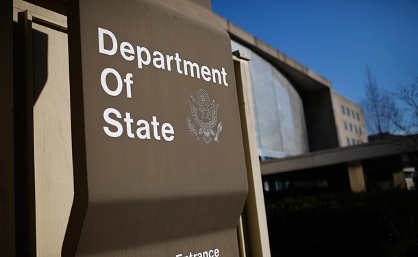 Bloomberg: Военную помощь Киеву разморозил Госдеп