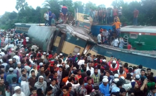 В Бангладеш столкнулись два поезда: 16 жертв