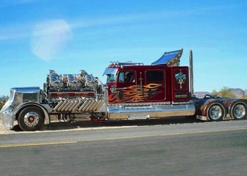 Уникальный тягач ручной сборки продали за 13 млн. долларов (ВИДЕО)