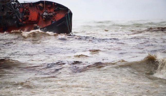Стало известно бурное прошлое затонувшего в Одессе судна под молдавским флагом