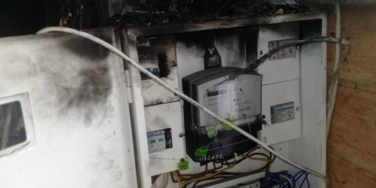 В Николаев на одном из объектов загорелся электрический распределительный щит (ФОТО)