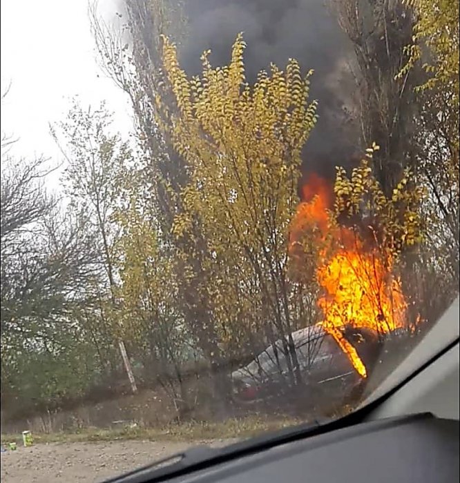 Под Николаевом автомобиль слетел в кювет и загорелся (ФОТО) 2