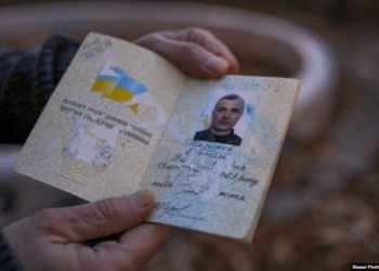 Освобожденному Назимову в СИЗО Симферополя вручили “испорченный” украинский паспорт (ФОТО)