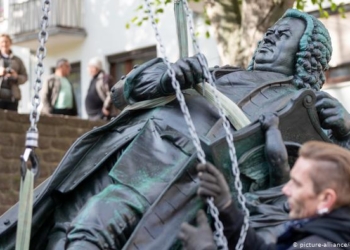 Иоганну Себастьяну Баху удалили из груди осколок гранаты