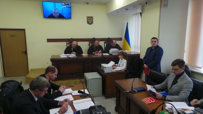 Суд рассматривает апелляцию на арест обвиняемого в закупке некачественных бронежилетов Марченко: под зданием суда акция в поддержку генерала (ФОТО) 19