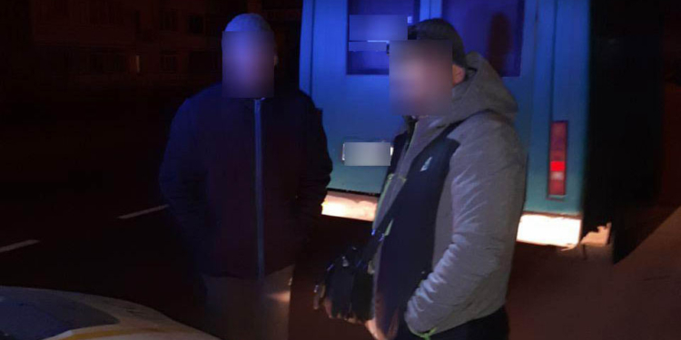В Николаеве патрульные остановили маршрутку с пассажирами – подозревают, что водитель был «под кайфом» (ФОТО)